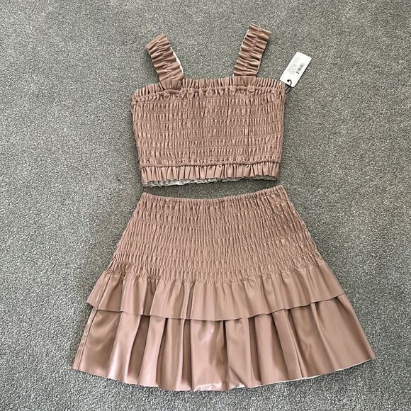 NEW SAYLOR Camel colored faux leather 2pc skirt set Size M NWT - Picture 6 of 15